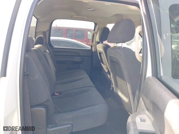2007 Chevrolet Silverado 1500 LT w/1LT with VIN 2GCEC13C371505070, listed as a IAAI auction lot 41496659 with 179,379 mi miles. Bid and sale history available at carsss.com. Image 8.