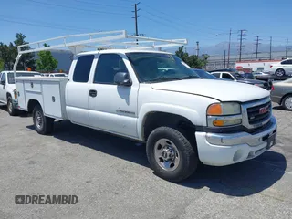 2006 GMC Sierra 2500HD Work Truck with VIN 1GDHC29U46E285028, listed as a IAAI auction lot 42301467 with 88,278 mi miles and . Bid and sale history available at DreamBid. Image 1.