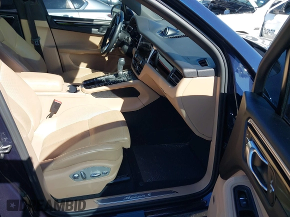 2021 Porsche Macan S with VIN WP1AB2A53MLB38137, listed as a IAAI auction lot 41668798 with 109,652 mi miles and . Bid and sale history available at DreamBid. Image 5.