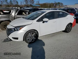 2022 Nissan Versa SV z VIN 3N1CN8EV0NL839211, wystawiony jako Copart lot #83053744 z przebiegiem 7 670 mil mil oraz Szkoda całkowita • Salvage title. Historia ofert i sprzedaży dostępna na DreamBid. Obrazek 1.