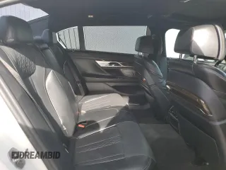 2016 BMW 7 Series 750i xDrive z VIN WBA7F2C50GG421120, wystawiony jako Copart lot #75668694 z przebiegiem 83 178 mil mil oraz Szkoda całkowita • Salvage title. Historia ofert i sprzedaży dostępna na DreamBid. Obrazek 10.
