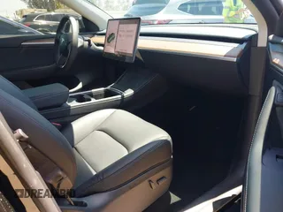 2024 Tesla Model Y с VIN 7SAYGDED2RF111670, выставлен на аукционе IAAI как лот 42321121 с пробегом 13 806 миль миль и . История ставок и продаж доступна на DreamBid. Изображение 5.