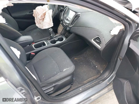 2018 Chevrolet Cruze LT with VIN 1G1BE5SM2J7217221, listed as a IAAI auction lot 41055413 with 1 mi miles. Bid and sale history available at carsss.com. Image 5.