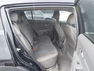 2015 Kia Sportage EX z VIN KNDPC3AC5F7785714, wystawiony jako IAAI lot #42242490 z przebiegiem 199 706 mil mil oraz . Historia ofert i sprzedaży dostępna na DreamBid. Obrazek 8.