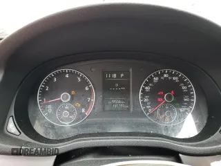 2013 Volkswagen Passat S z VIN 1VWAP7A38DC048686, wystawiony jako Copart lot #54582865 z przebiegiem 140 798 mil mil oraz Szkoda całkowita • Salvage title. Historia ofert i sprzedaży dostępna na DreamBid. Obrazek 9.