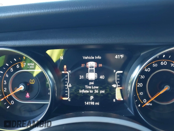 2022 Jeep Gladiator High Altitude with VIN 1C6HJTFGXNL124571, listed as a IAAI auction lot 41272140 with 14,198 mi miles and . Bid and sale history available at DreamBid. Image 7.