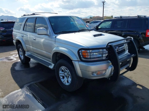 2001 Toyota 4Runner SR5 with VIN JT3GN86RX10208106, listed as a IAAI auction lot 41431091 with 305,859 mi miles. Bid and sale history available at carsss.com. Image 1.