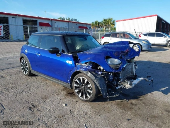 2020 MINI Hardtop 2 Door Cooper S with VIN WMWXR5C09L2M32640, listed as a IAAI auction lot 41463311 with 62,050 mi miles. Bid and sale history available at carsss.com. Image 1.