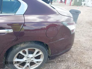 2014 Nissan Maxima SV z VIN 1N4AA5AP5EC474628, wystawiony jako IAAI lot #42374824 z przebiegiem 111 447 mil mil oraz . Historia ofert i sprzedaży dostępna na DreamBid. Obrazek 17.