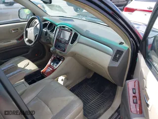 2004 Toyota Highlander with VIN JTEEP21AX40008810, listed as a IAAI auction lot 41877008 with 215,800 mi miles. Bid and sale history available at carsss.com. Image 5.