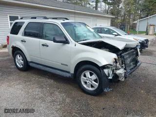 2008 Ford Escape XLT with VIN 1FMCU93ZX8KB33764, listed as a IAAI auction lot 42037456 with 195,047 mi miles. Bid and sale history available at carsss.com. Image 1.