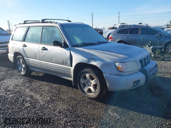 2001 Subaru Forester S w/Premium Pkg with VIN JF1SF65651G704023, listed as a IAAI auction lot 41347144 with 172,078 mi miles. Bid and sale history available at carsss.com. Image 1.