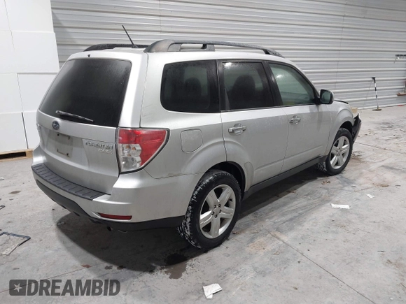 2010 Subaru Forester 2.5X Premium with VIN JF2SH6CC0AG901423, listed as a IAAI auction lot 41341467 with 119,109 mi miles. Bid and sale history available at carsss.com. Image 4.