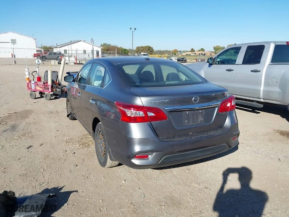 2017 Nissan Sentra SV with VIN 3N1AB7AP8HL714642, listed as a IAAI auction lot 40630182 with 70,681 mi miles. Bid and sale history available at carsss.com. Image 3.