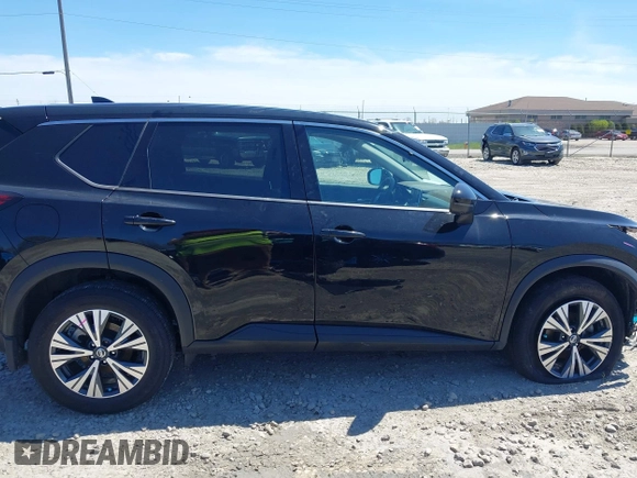 2021 Nissan Rogue SV z VIN 5N1AT3BB3MC808550, wystawiony jako IAAI lot #42177517 z przebiegiem 97 319 mil mil oraz . Historia ofert i sprzedaży dostępna na DreamBid. Obrazek 13.