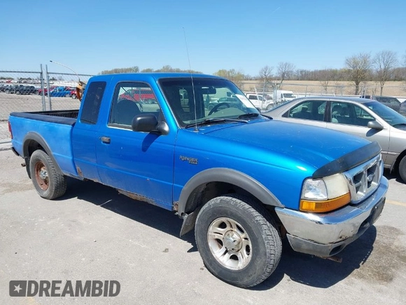 2000 Ford Ranger XLT with VIN 1FTZR15X0YPA34693, listed as a IAAI auction lot 42032043 with 148,099 mi miles. Bid and sale history available at carsss.com. Image 1.