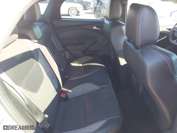 2015 Ford Focus ST with VIN 1FADP3L92FL380352, listed as a IAAI auction lot 41365139 with 136,226 mi miles. Bid and sale history available at carsss.com. Image 8.