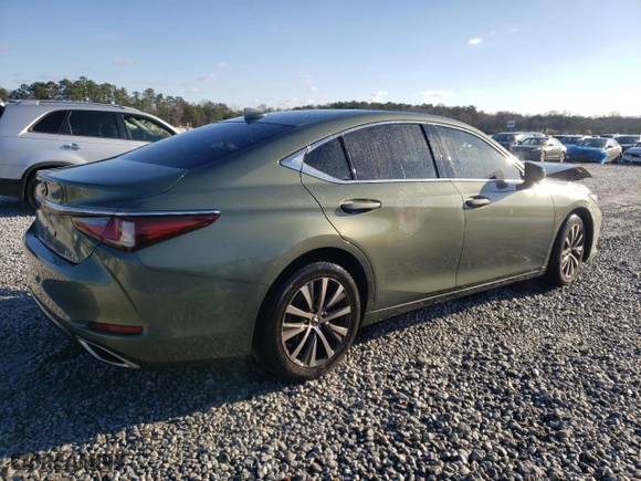 2019 Lexus ES with VIN 58ABZ1B11KU023085, listed as a Copart auction lot 47948015 with 70,676 mi miles and Salvage Title. Bid and sale history available at carsss.com. Image 3.