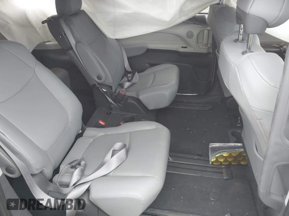 2024 Toyota Sienna XLE with VIN 5TDYRKEC3RS193861, listed as a IAAI auction lot 41567890 with 18,630 mi miles. Bid and sale history available at carsss.com. Image 8.