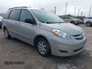 2007 Toyota Sienna CE z VIN 5TDZK23C87S008888, wystawiony jako IAAI lot #42503502 z przebiegiem 187 712 mil mil oraz . Historia ofert i sprzedaży dostępna na DreamBid. Obrazek 1.
