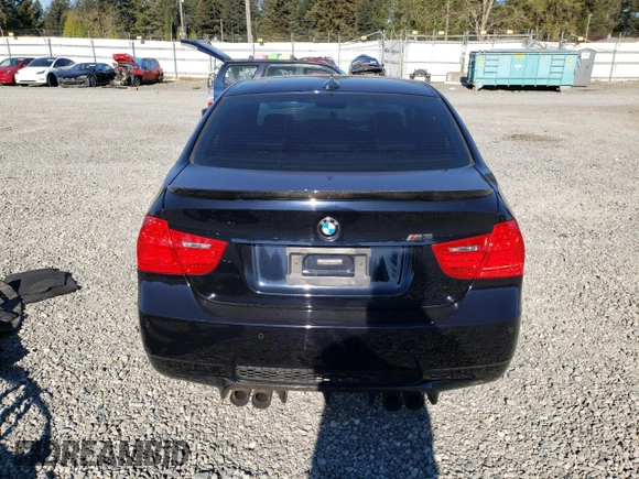 2011 BMW M3 z VIN WBSPM9C54BE203115, wystawiony jako Copart lot #54583324 z przebiegiem Nie podano mil oraz Szkody całkowita. Historia ofert i sprzedaży dostępna na DreamBid. Obrazek 6.