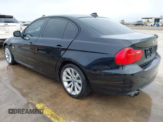 2011 BMW 3 Series 328i xDrive with VIN WBAPK7C59BF082168, listed as a IAAI auction lot 41593485 with 203,099 mi miles. Bid and sale history available at carsss.com. Image 3.