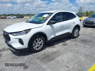 2025 Ford Escape Active z VIN 1FMCU0GN4SUA57229, wystawiony jako IAAI lot #42122877 z przebiegiem 6 119 mil mil oraz . Historia ofert i sprzedaży dostępna na DreamBid. Obrazek 2.