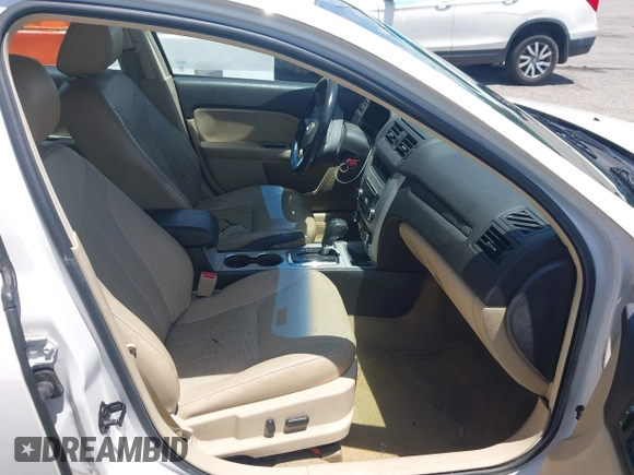 2011 Mercury Milan Premier with VIN 3MEHM0JG7BR603614, listed as a IAAI auction lot 42682798 with 216,166 mi miles and . Bid and sale history available at DreamBid. Image 5.