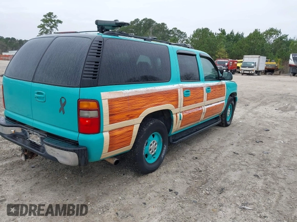 2000 Chevrolet Suburban LT with VIN 3GNFK16T8YG220495, listed as a IAAI auction lot 41758910 with 258,226 mi miles. Bid and sale history available at carsss.com. Image 4.