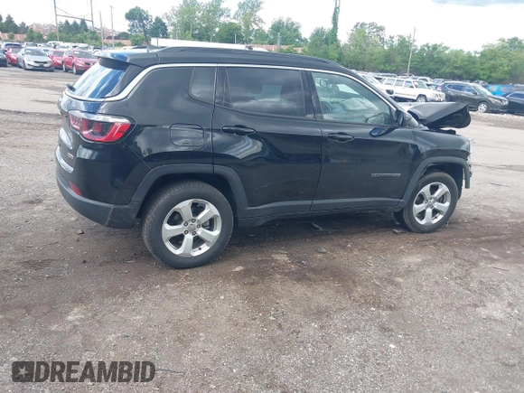 2019 Jeep Compass Latitude z VIN 3C4NJDBB8KT834306, wystawiony jako IAAI lot #42334955 z przebiegiem 3 901 mil mil oraz . Historia ofert i sprzedaży dostępna na DreamBid. Obrazek 4.