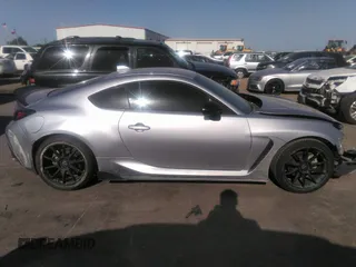 2022 Toyota 86 z VIN JF1ZNBC1XN8757012, wystawiony jako IAAI lot #41801669 z przebiegiem 74 671 mil mil oraz . Historia ofert i sprzedaży dostępna na DreamBid. Obrazek 14.