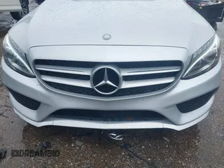 2016 Mercedes-Benz C 300 Luxury z VIN 55SWF4KBXGU177745, wystawiony jako IAAI lot #42483435 z przebiegiem 46 224 mil mil oraz . Historia ofert i sprzedaży dostępna na DreamBid. Obrazek 12.