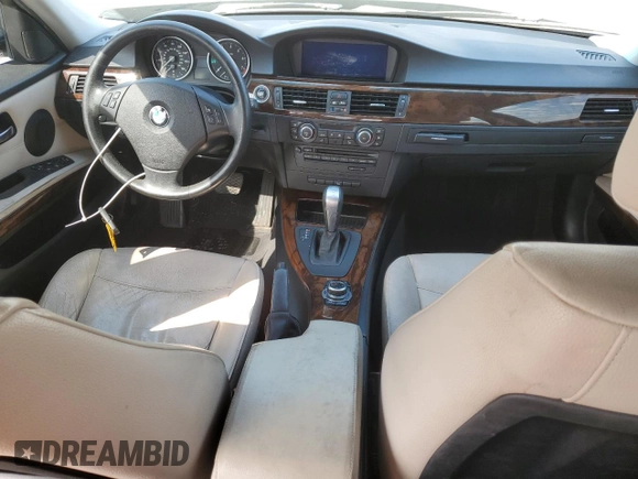 2011 BMW 3 Series 328i xDrive z VIN WBAPK5G59BNN28243, wystawiony jako Copart lot #46920195 z przebiegiem 125 728 mil mil oraz Szkody całkowita. Historia ofert i sprzedaży dostępna na DreamBid. Obrazek 8.