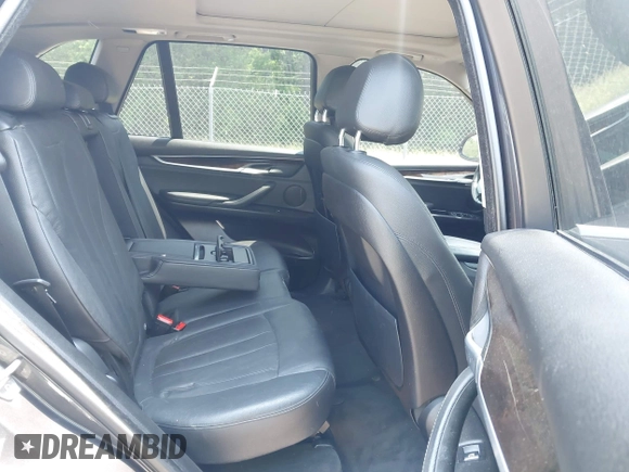 2016 BMW X5 xDrive35i z VIN 5UXKR0C51G0P22771, wystawiony jako IAAI lot #42161841 z przebiegiem 117 272 mil mil oraz . Historia ofert i sprzedaży dostępna na DreamBid. Obrazek 8.