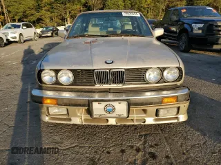 1987 BMW 3 Series z VIN WBAAA1301H2322047, wystawiony jako Copart lot #79020694 z przebiegiem 109 092 mil mil oraz Nie do naprawy • Non repairable. Historia ofert i sprzedaży dostępna na DreamBid. Obrazek 5.