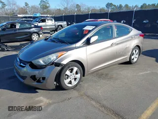 2013 Hyundai Elantra GLS z VIN 5NPDH4AE7DH174538, wystawiony jako IAAI lot #41428026 z przebiegiem 158 066 mil mil oraz . Historia ofert i sprzedaży dostępna na DreamBid. Obrazek 17.