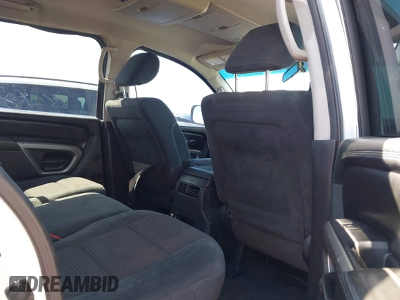 2015 Nissan Armada Platinum z VIN 5N1AA0ND3FN610091, wystawiony jako IAAI lot #42142691 z przebiegiem 134 586 mil mil oraz . Historia ofert i sprzedaży dostępna na DreamBid. Obrazek 8.