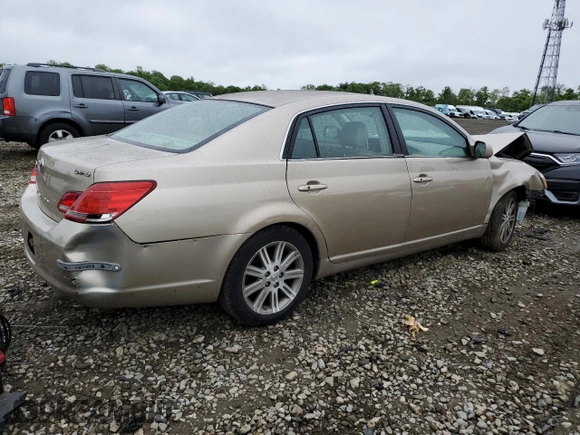2007 Toyota Avalon XL z VIN 4T1BK36B97U189386, wystawiony jako Copart lot #55917365 z przebiegiem Nie podano mil oraz Szkoda całkowita • Salvage title. Historia ofert i sprzedaży dostępna na DreamBid. Obrazek 3.
