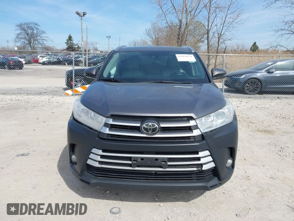 2018 Toyota Highlander SE with VIN 5TDJZRFH8JS530792, listed as a IAAI auction lot 42054634 with 272,748 mi miles and . Bid and sale history available at DreamBid. Image 12.