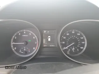 2017 Hyundai Santa Fe 2.4L z VIN 5NMZT3LBXHH038022, wystawiony jako Copart lot #51060545 z przebiegiem 63 790 mil mil oraz Szkoda całkowita • Salvage title. Historia ofert i sprzedaży dostępna na DreamBid. Obrazek 9.