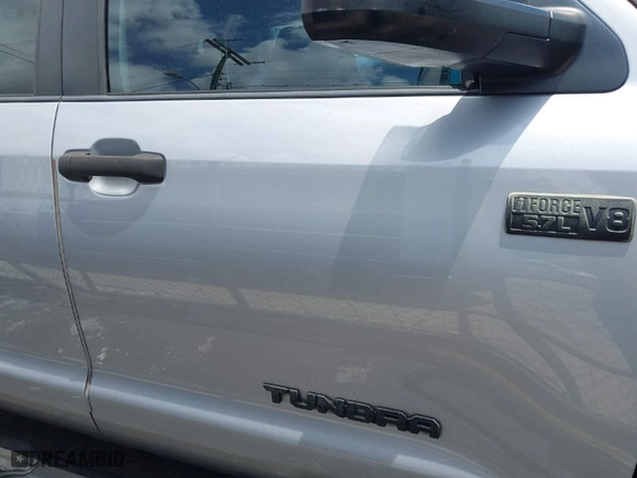 2016 Toyota Tundra 4WD Truck SR5 with VIN 5TFDW5F15GX554763, listed as a IAAI auction lot 42092776 with 141,522 mi miles. Bid and sale history available at carsss.com. Image 13.