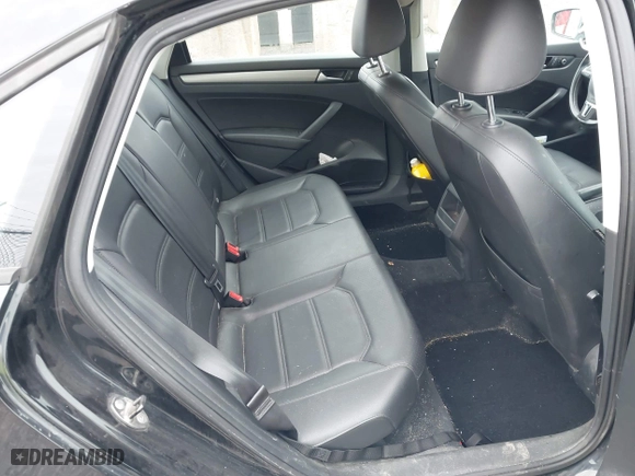 2014 Volkswagen Passat Wolfsburg Ed with VIN 1VWAT7A31EC098634, listed as a IAAI auction lot 41924146 with 80,872 mi miles. Bid and sale history available at carsss.com. Image 8.