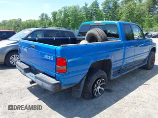 2001 Dodge 1500 z VIN 1B7HF13Z11J192882, wystawiony jako IAAI lot #42409851 z przebiegiem 114 905 mil mil oraz . Historia ofert i sprzedaży dostępna na DreamBid. Obrazek 4.