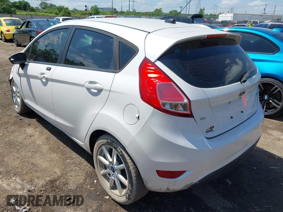2016 Ford Fiesta SE z VIN 3FADP4EJ7GM137469, wystawiony jako IAAI lot #42278469 z przebiegiem 98 731 mil mil oraz . Historia ofert i sprzedaży dostępna na DreamBid. Obrazek 3.