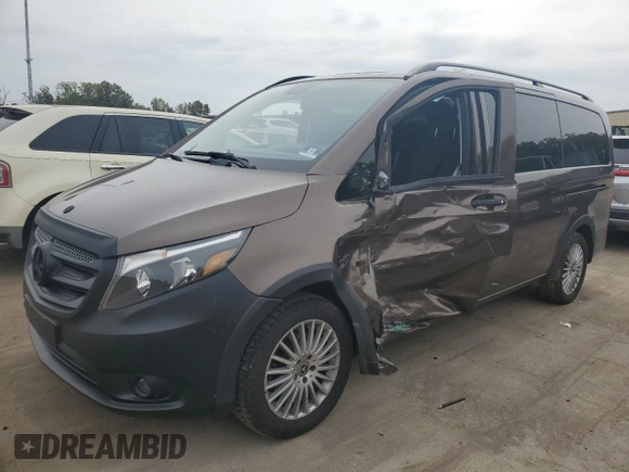 2017 Mercedes-Benz Metris Passenger z VIN WD4PG2EE8H3322704, wystawiony jako Copart lot #71613624 z przebiegiem 40 429 mil mil oraz Szkoda całkowita • Salvage title. Historia ofert i sprzedaży dostępna na DreamBid. Obrazek 1.