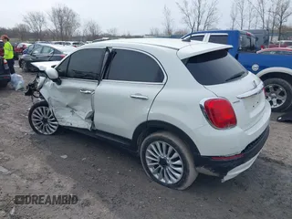 2016 FIAT 500X Lounge z VIN ZFBCFYDT0GP328541, wystawiony jako IAAI lot #42016388 z przebiegiem 134 806 mil mil oraz . Historia ofert i sprzedaży dostępna na DreamBid. Obrazek 3.