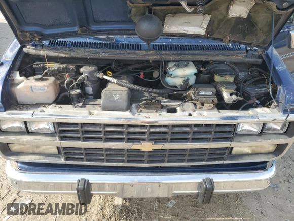 1995 Chevrolet Chevy Van z VIN 1GBEG25K1SF242663, wystawiony jako Copart lot #56105615 z przebiegiem 140 366 mil mil oraz Czysty tytuł • Clean title. Historia ofert i sprzedaży dostępna na DreamBid. Obrazek 12.