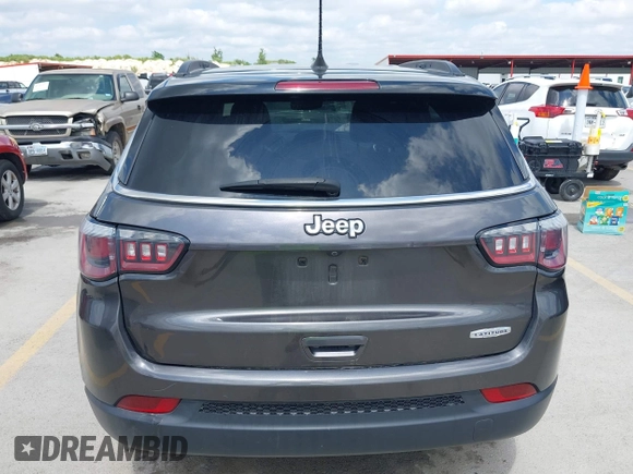 2018 Jeep Compass Latitude z VIN 3C4NJCBB6JT134227, wystawiony jako IAAI lot #42380167 z przebiegiem 67 807 mil mil oraz . Historia ofert i sprzedaży dostępna na DreamBid. Obrazek 16.