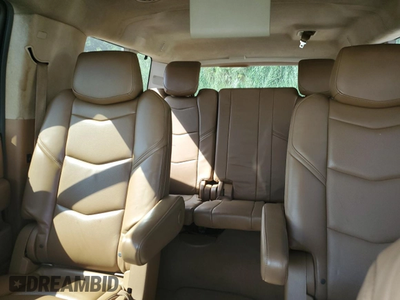 2015 Cadillac Escalade ESV Platinum z VIN 1GYS4UKJ6FR698719, wystawiony jako Copart lot #62085824 z przebiegiem 149 882 mil mil oraz Czysty tytuł • Clean title. Historia ofert i sprzedaży dostępna na DreamBid. Obrazek 10.