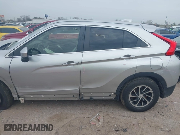 2020 Mitsubishi Eclipse Cross ES z VIN JA4AS3AA4LZ009432, wystawiony jako IAAI lot #41740151 z przebiegiem 75 512 mil mil oraz . Historia ofert i sprzedaży dostępna na DreamBid. Obrazek 6.